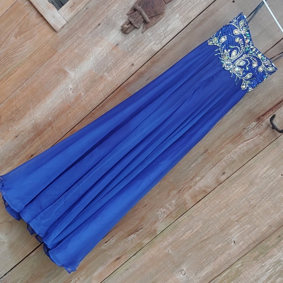 Alyce Paris 6682 Sparkle Formal Princess Dress - Picture 5 of 15